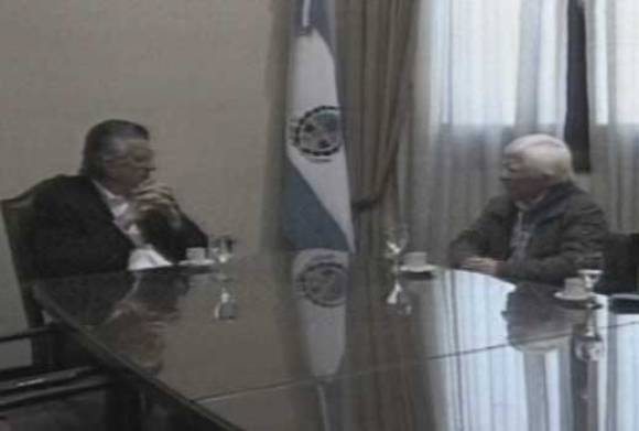 Gioja aseguró al padre de Muñoz que seguirán con la investigación Gioja aseguró al padre de Muñoz que seguirán con la investigación