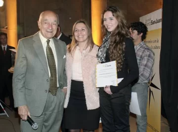 Un reconocimiento a una fuerte labor social Un reconocimiento a una fuerte labor social