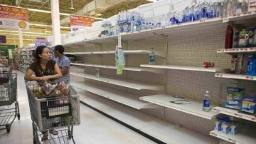 Irene rompe la calma de NY