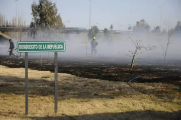 Queman una parte de la Circunvalación Queman una parte de la Circunvalación