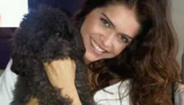 Muere su mascota atropellada Muere su mascota atropellada