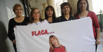 Con el recuerdo como bandera Con el recuerdo como bandera