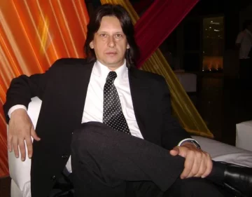 “A mi papá no le llego ni a los talones” “A mi papá no le llego ni a los talones”