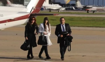 La presidenta llegó a París para reunirse con Sarkozy La presidenta llegó a París para reunirse con Sarkozy