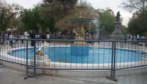 La fuente, custodiada por los festejos del Día de la Juventud La fuente, custodiada por los festejos del Día de la Juventud