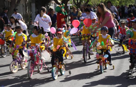 Un arcoiris sobre 2 ruedas Un arcoiris sobre 2 ruedas
