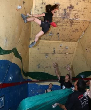 Desafían la gravedad con menos de 10 años Desafían la gravedad con menos de 10 años