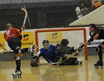 España goleó y quedó a un paso España goleó y quedó a un paso