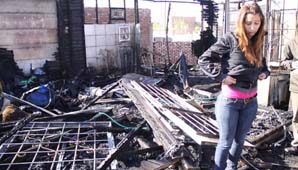 Perdió todo en un incendio y sigue esperando por ayuda Perdió todo en un incendio y sigue esperando por ayuda