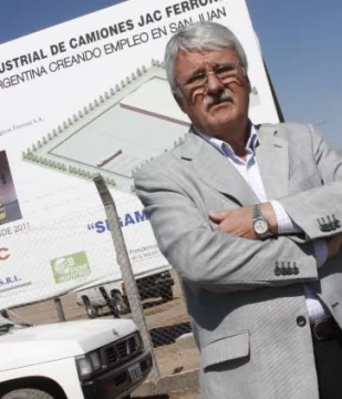 El primer camión chino ensamblado en Pocito, para marzo del 2012 El primer camión chino ensamblado en Pocito, para marzo del 2012