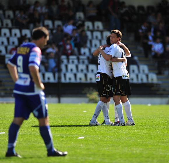 Olimpo venció a All Boys y lo mandó a la zona de Promoción Olimpo venció a All Boys y lo mandó a la zona de Promoción