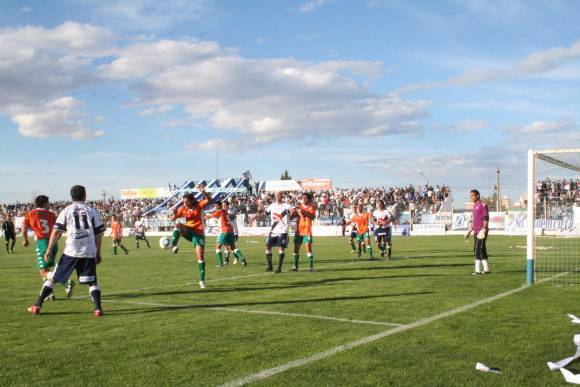 Sportivo consiguió tres puntos vitales ante Brown en el Sur Sportivo consiguió tres puntos vitales ante Brown en el Sur