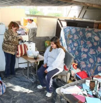 Dramático desalojo de una discapacitada y su familia Dramático desalojo de una discapacitada y su familia