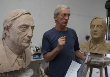 Gioja quiere mandar el busto de Kirchner a un salón de la Rosada Gioja quiere mandar el busto de Kirchner a un salón de la Rosada