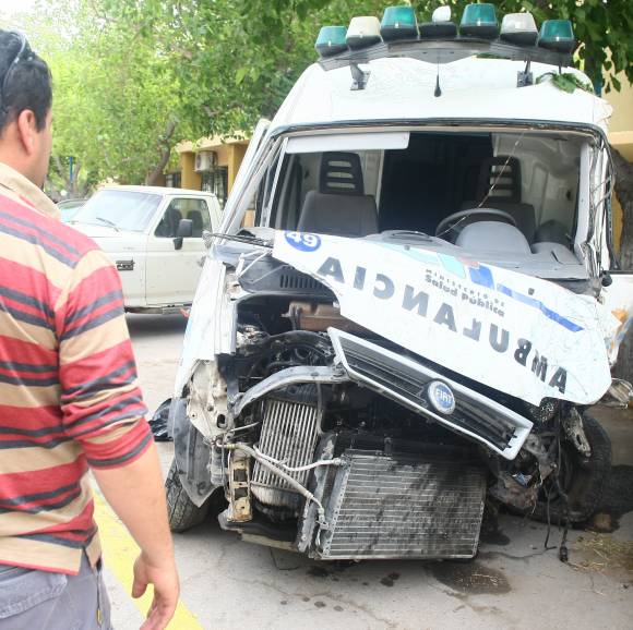 Terminó en tragedia el vuelco de la ambulancia Terminó en tragedia el vuelco de la ambulancia