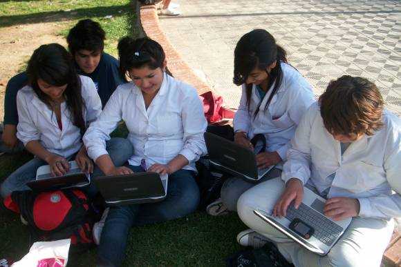 Conectar Igualdad: Intentando usar las netbooks sin internet Conectar Igualdad: Intentando usar las netbooks sin internet