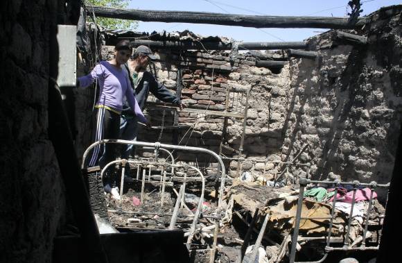 Incendio donde viven 21 chicos Incendio donde viven 21 chicos