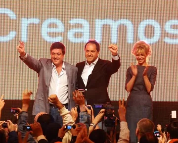 Scioli, de la mano de CFK se consolidó Scioli, de la mano de CFK se consolidó