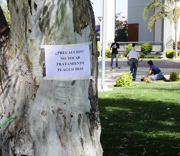 Carteles de precaución Carteles de precaución