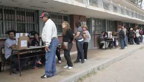 La Justicia Electoral estima que la concurrencia superó el 70% La Justicia Electoral estima que la concurrencia superó el 70%