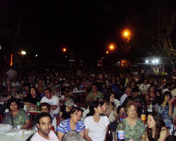 Filas interminables en busca de buena suerte Filas interminables en busca de buena suerte