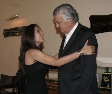 Dos paisanos se saludan Dos paisanos se saludan