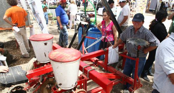 Abrió la más grande feria de la agricultura familiar Abrió la más grande feria de la agricultura familiar