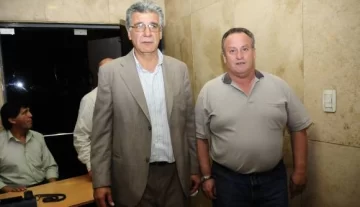 Transición municipal: más polémica por contratados Transición municipal: más polémica por contratados