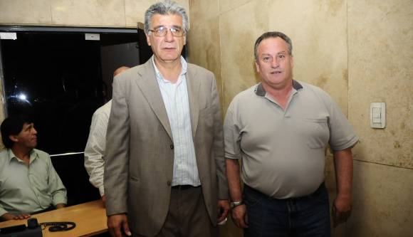 Transición municipal: más polémica por contratados Transición municipal: más polémica por contratados