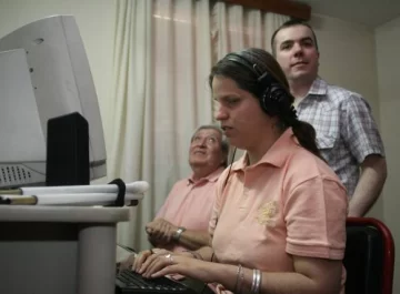 Una biblioteca virtual y una radio unirán a los ciegos Una biblioteca virtual y una radio unirán a los ciegos