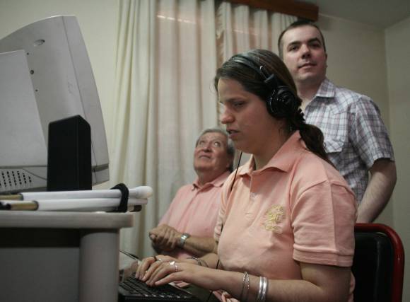 Una biblioteca virtual y una radio unirán a los ciegos Una biblioteca virtual y una radio unirán a los ciegos