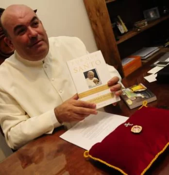 Llegó la gota de sangre de Juan Pablo II a la Catedral Llegó la gota de sangre de Juan Pablo II a la Catedral