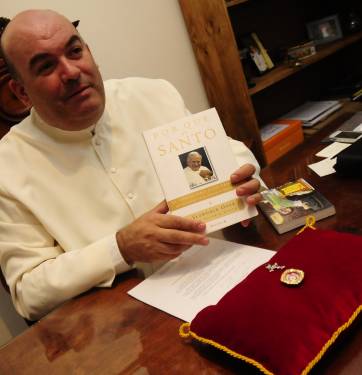 Llegó la gota de sangre de Juan Pablo II a la Catedral Llegó la gota de sangre de Juan Pablo II a la Catedral