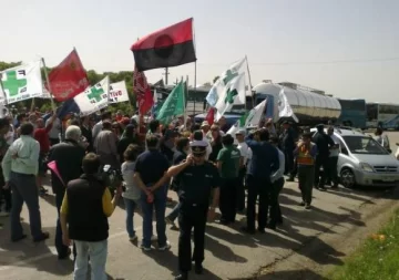 Bloquean puente del lado uruguayo Bloquean puente del lado uruguayo