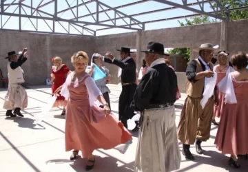 Bailarines sin edad Bailarines sin edad