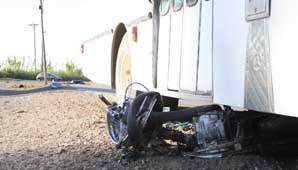 Iba en moto, chocó con un colectivo y murió Iba en moto, chocó con un colectivo y murió