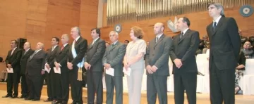 Crece la expectativa por el nuevo Gabinete sanjuanino Crece la expectativa por el nuevo Gabinete sanjuanino