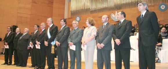 Crece la expectativa por el nuevo Gabinete sanjuanino Crece la expectativa por el nuevo Gabinete sanjuanino