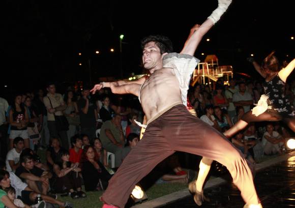 Arte hasta el amanecer Arte hasta el amanecer