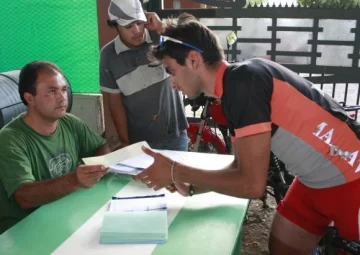 Hacen clic y abren la caja Hacen clic y abren la caja