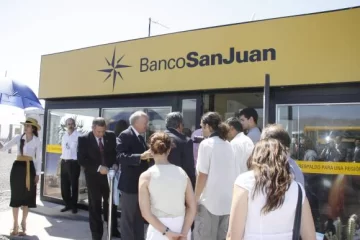 Habilitaron cajero automático para beneficiar a 700 trabajadores Habilitaron cajero automático para beneficiar a 700 trabajadores