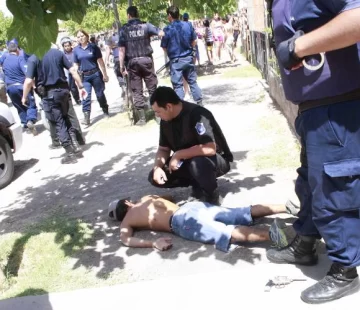 Asaltó, se tiroteó con la Policía y terminó baleado Asaltó, se tiroteó con la Policía y terminó baleado