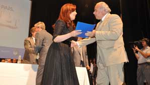 Los 19 municipios sanjuaninos recibieron la asignación de frecuencia de radios FM Los 19 municipios sanjuaninos recibieron la asignación de frecuencia de radios FM