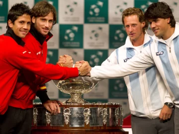 Argentina a un set del triunfo en dobles ante España Argentina a un set del triunfo en dobles ante España