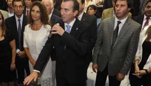Paco Pérez juró como nuevo gobernador de Mendoza Paco Pérez juró como nuevo gobernador de Mendoza