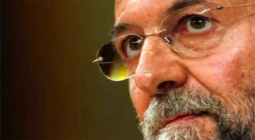 Por la crisis, en España congelan el sueldo a funcionarios Por la crisis, en España congelan el sueldo a funcionarios