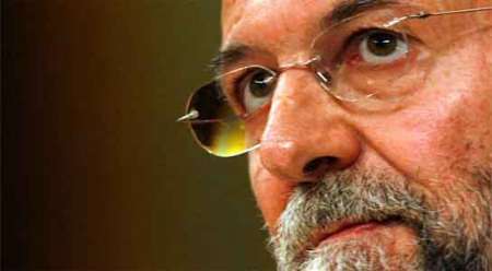 Por la crisis, en España congelan el sueldo a funcionarios Por la crisis, en España congelan el sueldo a funcionarios