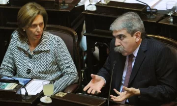 Debaten en el Senado los proyectos de papel para diarios y venta de tierras a extranjeros Debaten en el Senado los proyectos de papel para diarios y venta de tierras a extranjeros