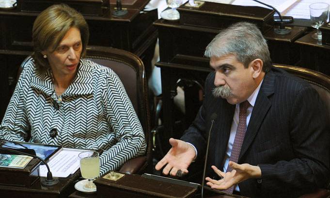 Debaten en el Senado los proyectos de papel para diarios y venta de tierras a extranjeros Debaten en el Senado los proyectos de papel para diarios y venta de tierras a extranjeros