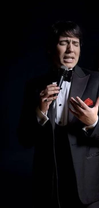 “Yo juego a ser Sandro y la gente juega a ver a Sandro” “Yo juego a ser Sandro y la gente juega a ver a Sandro”